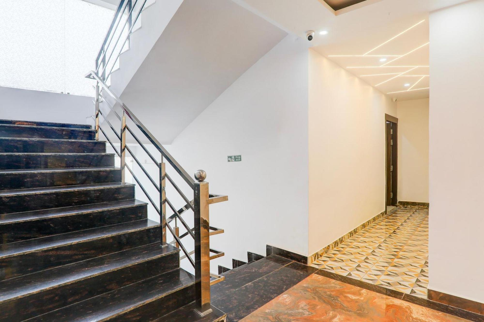 Super Townhouse Shaheed Path Near Ambedkar University Formerly Kings Paradise Bijnaur Ngoại thất bức ảnh